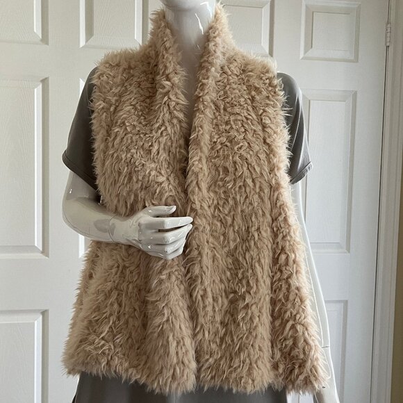 Faux Fur Fun Vest - Light tan - Picture 4 of 13